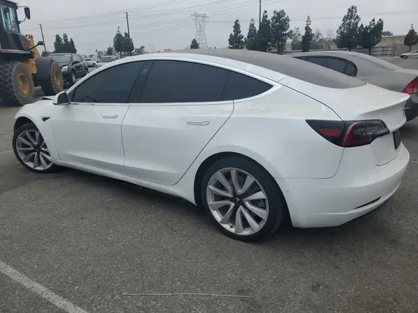 5YJ3E1EA7LF740835 2020 TESLA MODEL 3 - Image 2
