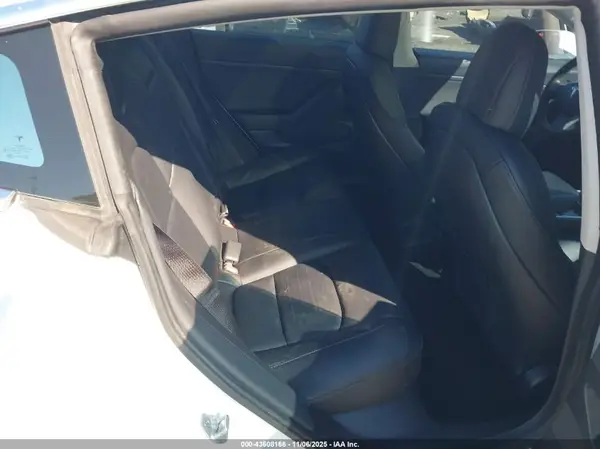 5YJ3E1EA7LF797584 2020 TESLA MODEL 3 - Image 8