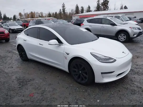 5YJ3E1EA7LF799447 2020 TESLA MODEL 3 - Image 1