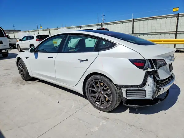 5YJ3E1EA7MF017049 2021 TESLA MODEL 3 - Image 2