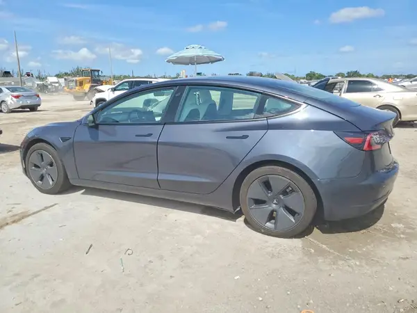5YJ3E1EA7MF025121 2021 TESLA MODEL 3 - Image 2