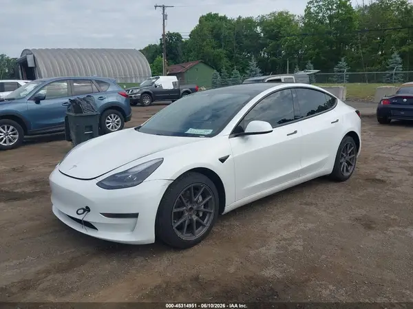 5YJ3E1EA7MF041884 2021 TESLA MODEL 3 - Image 2