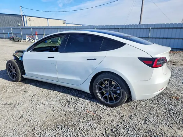 5YJ3E1EA7MF046132 2021 TESLA MODEL 3 - Image 2
