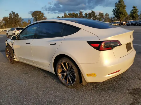 5YJ3E1EA7MF059009 2021 TESLA MODEL 3 - Image 2
