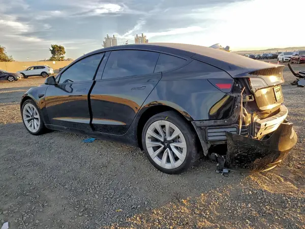 5YJ3E1EA7MF068440 2021 TESLA MODEL 3 - Image 2
