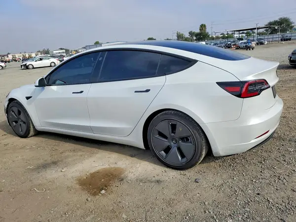 5YJ3E1EA7MF070009 2021 TESLA MODEL 3 - Image 2
