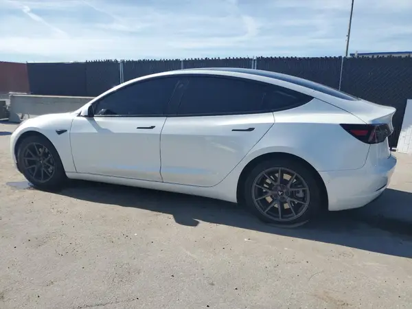 5YJ3E1EA7MF093452 2021 TESLA MODEL 3 - Image 2