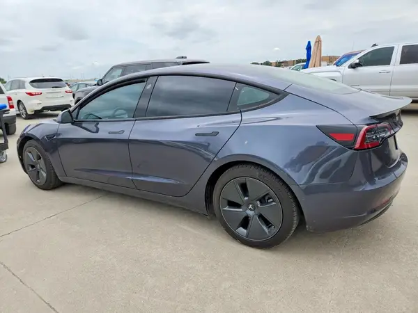 5YJ3E1EA7MF093886 2021 TESLA MODEL 3 - Image 2