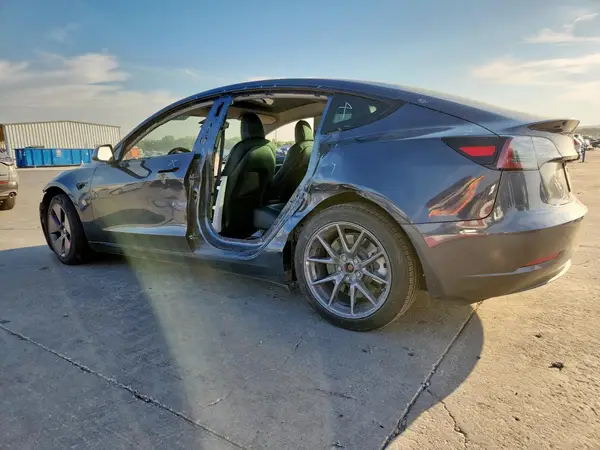 5YJ3E1EA7MF098134 2021 TESLA MODEL 3 - Image 2