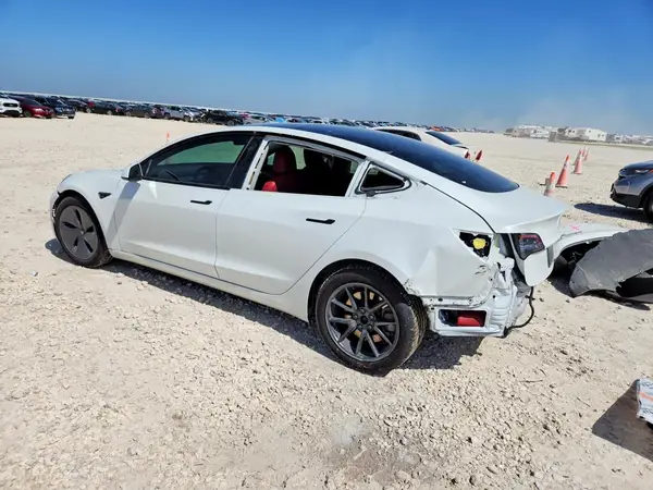 5YJ3E1EA7MF099719 2021 TESLA MODEL 3 - Image 2