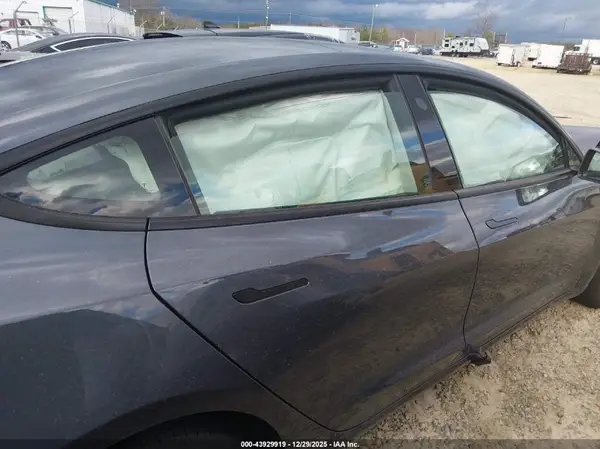 5YJ3E1EA7MF859373 2021 TESLA MODEL 3 - Image 8