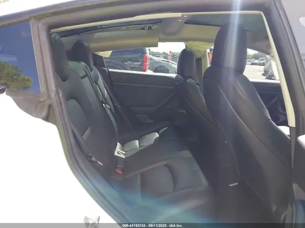 5YJ3E1EA7MF907776 2021 TESLA MODEL 3 - Image 8