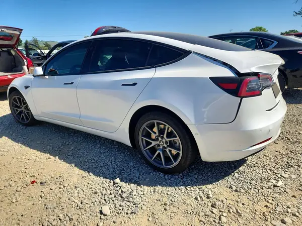 5YJ3E1EA7MF922505 2021 TESLA MODEL 3 - Image 2