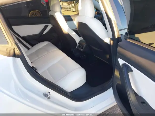 5YJ3E1EA7MF928708 2021 TESLA MODEL 3 - Image 8
