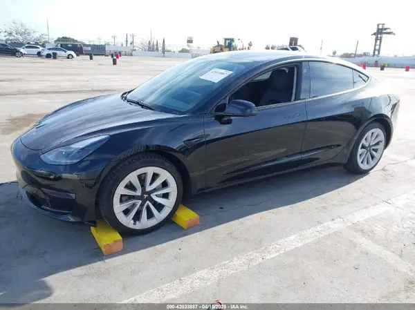 5YJ3E1EA7MF937392 2021 TESLA MODEL 3 - Image 2