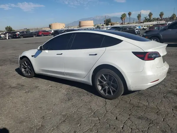 5YJ3E1EA7MF940258 2021 TESLA MODEL 3 - Image 2