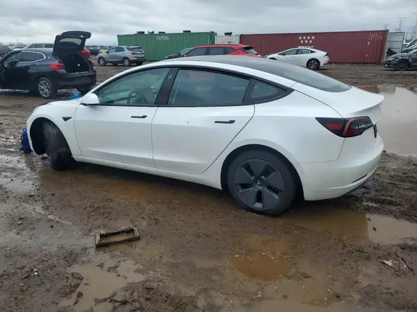 5YJ3E1EA7NF101552 2022 TESLA MODEL 3 - Image 2