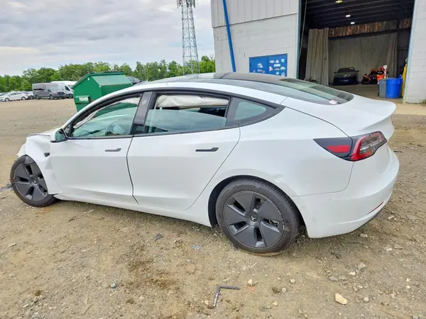 5YJ3E1EA7NF103463 2022 TESLA MODEL 3 - Image 2