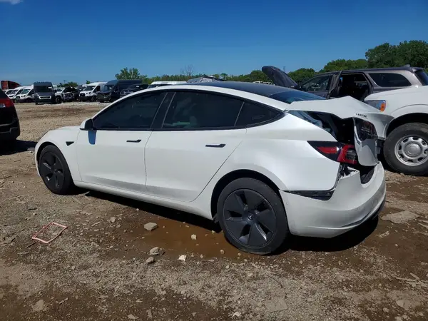 5YJ3E1EA7NF105021 2022 TESLA MODEL 3 - Image 2
