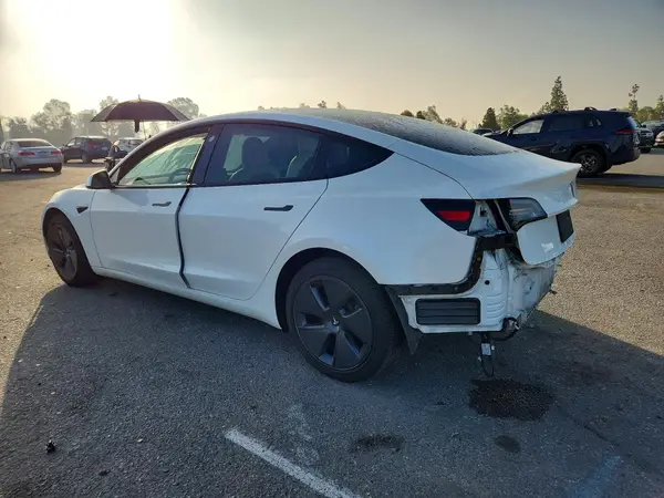 5YJ3E1EA7NF124510 2022 TESLA MODEL 3 - Image 2