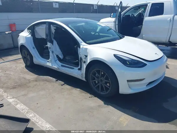 5YJ3E1EA7NF124930 2022 TESLA MODEL 3 - Image 1