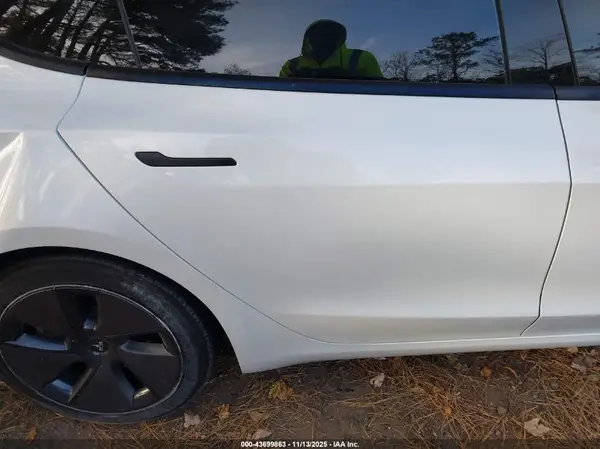 5YJ3E1EA7NF126063 2022 TESLA MODEL 3 - Image 8