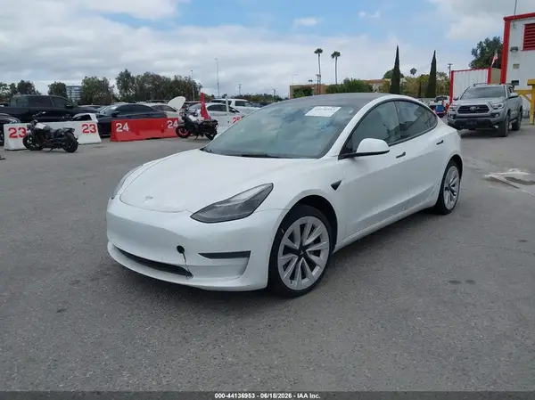 5YJ3E1EA7NF144756 2022 TESLA MODEL 3 - Image 2