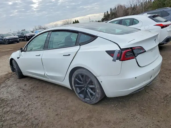 5YJ3E1EA7NF165400 2022 TESLA MODEL 3 - Image 2