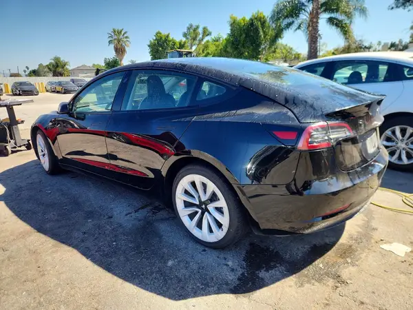 5YJ3E1EA7NF185386 2022 TESLA MODEL 3 - Image 2