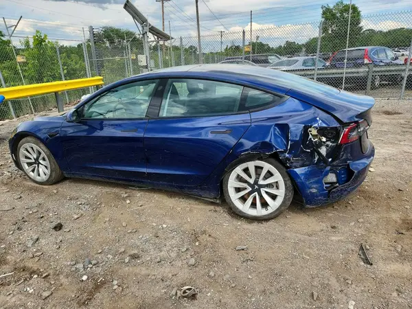 5YJ3E1EA7NF185940 2022 TESLA MODEL 3 - Image 2