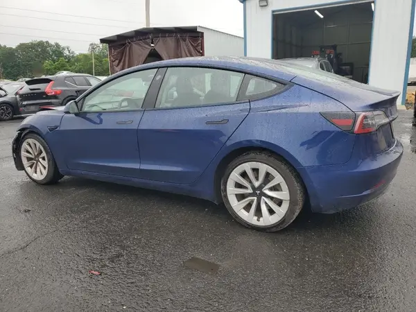 5YJ3E1EA7NF192158 2022 TESLA MODEL 3 - Image 2