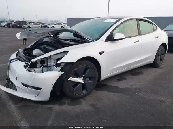 5YJ3E1EA7NF199370 2022 TESLA MODEL 3 - Image 2