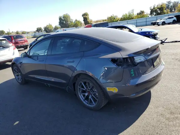 5YJ3E1EA7NF202056 2022 TESLA MODEL 3 - Image 2