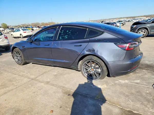 5YJ3E1EA7NF204258 2022 TESLA MODEL 3 - Image 2