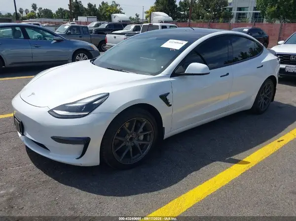 5YJ3E1EA7NF206981 2022 TESLA MODEL 3 - Image 2