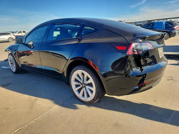 5YJ3E1EA7NF208715 2022 TESLA MODEL 3 - Image 2