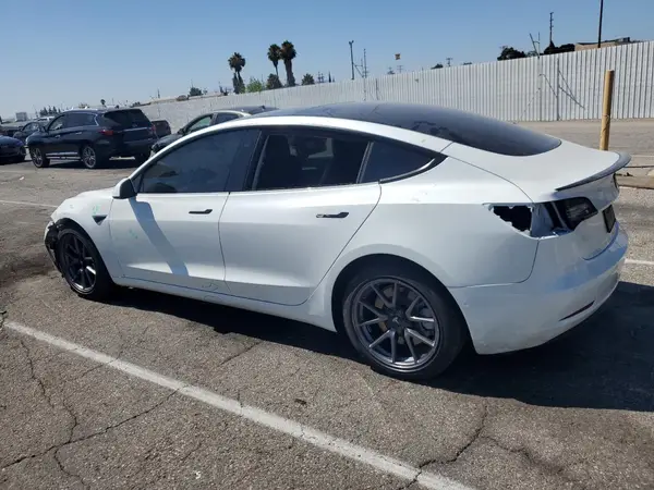5YJ3E1EA7NF232545 2022 TESLA MODEL 3 - Image 2