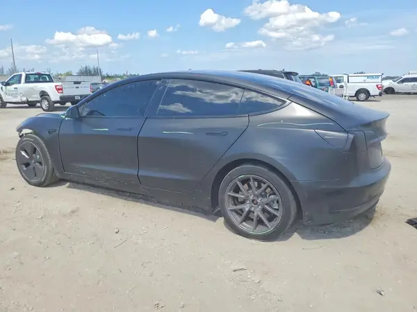 5YJ3E1EA7NF234053 2022 TESLA MODEL 3 - Image 2