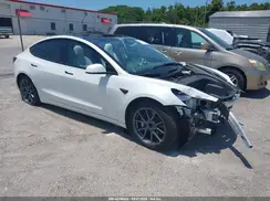 5YJ3E1EA7NF253475 2022 TESLA MODEL 3