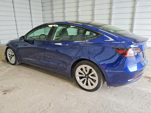 5YJ3E1EA7NF287819 2022 TESLA MODEL 3 - Image 2