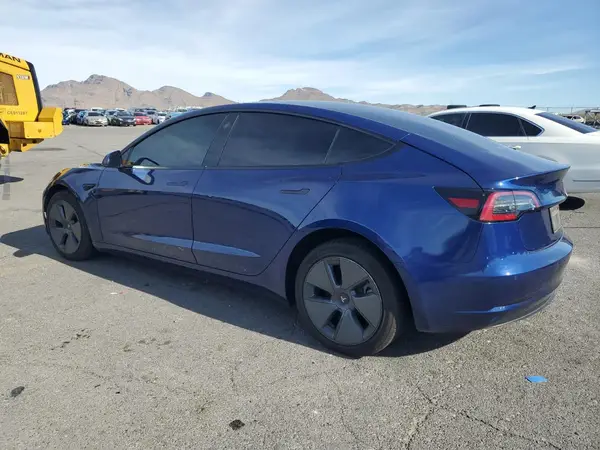 5YJ3E1EA7NF288047 2022 TESLA MODEL 3 - Image 2
