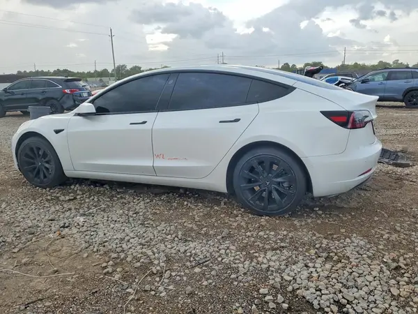 5YJ3E1EA7NF289070 2022 TESLA MODEL 3 - Image 2