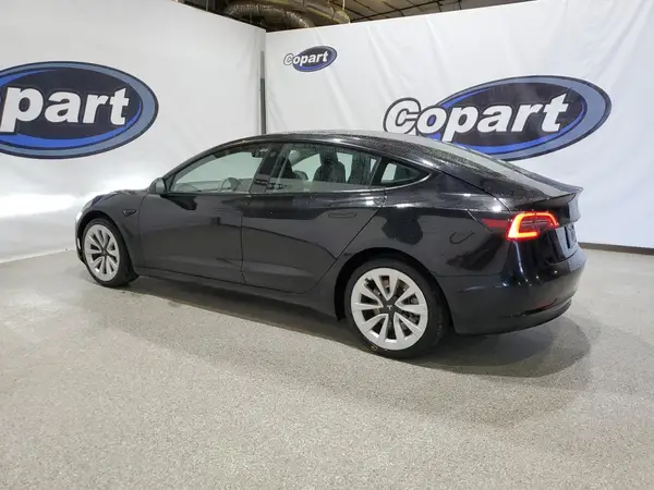 5YJ3E1EA7NF289697 2022 TESLA MODEL 3 - Image 2