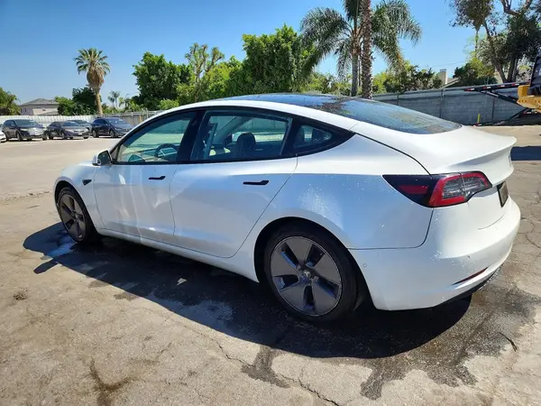 5YJ3E1EA7NF289702 2022 TESLA MODEL 3 - Image 2
