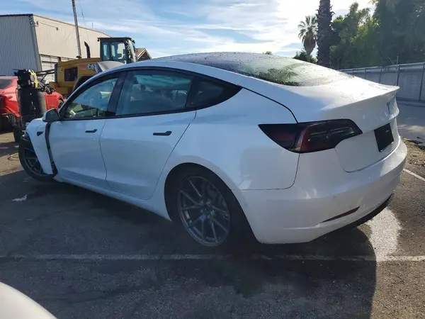 5YJ3E1EA7NF289716 2022 TESLA MODEL 3 - Image 2