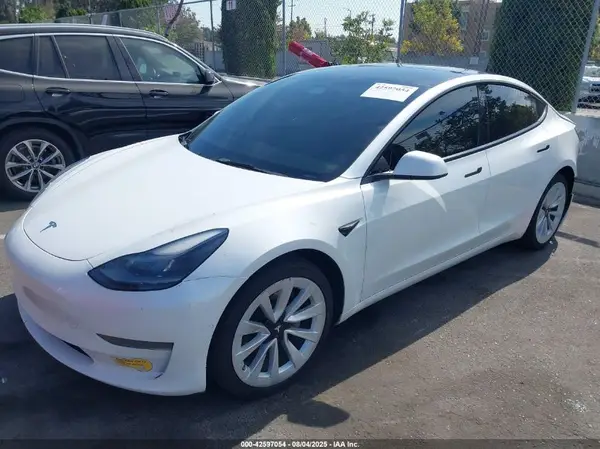 5YJ3E1EA7NF297637 2022 TESLA MODEL 3 - Image 2