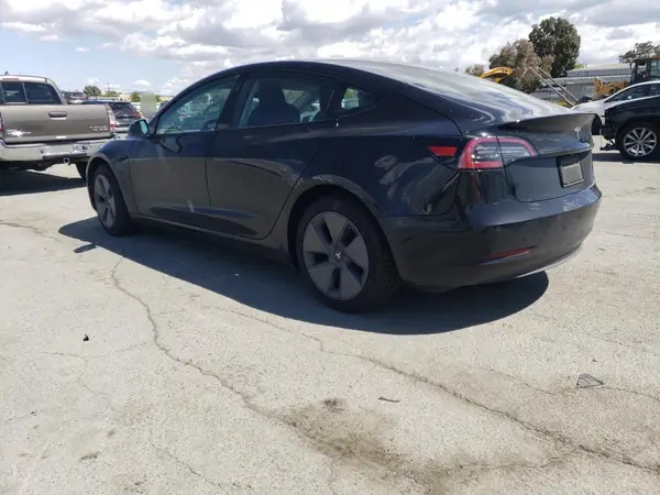 5YJ3E1EA7NF301895 2022 TESLA MODEL 3 - Image 2