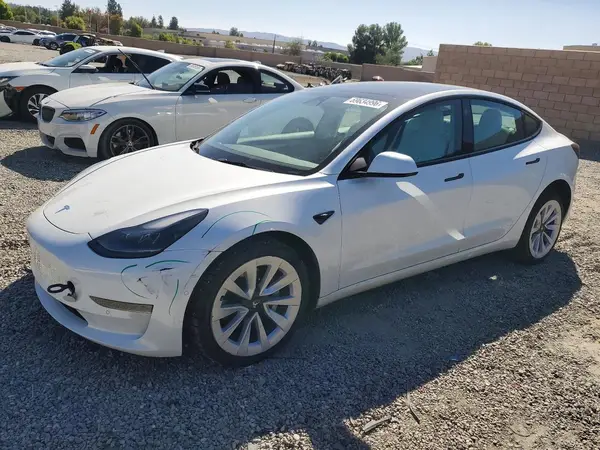 5YJ3E1EA7NF303730 2022 TESLA MODEL 3 - Image 1