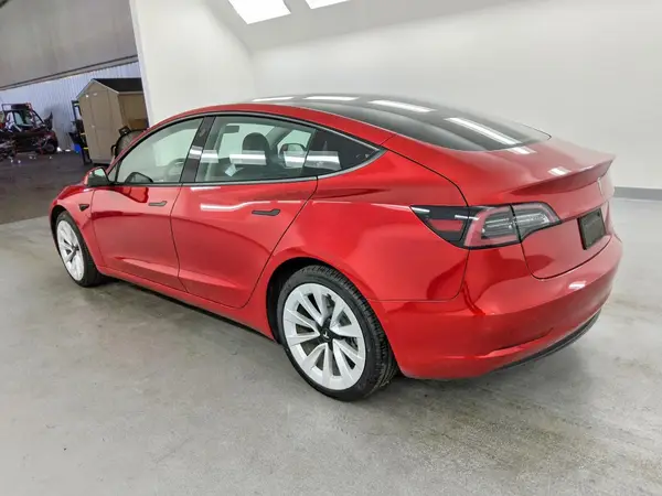 5YJ3E1EA7NF304568 2022 TESLA MODEL 3 - Image 2
