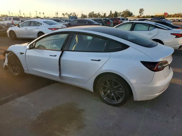 5YJ3E1EA7NF307521 2022 TESLA MODEL 3 - Image 2